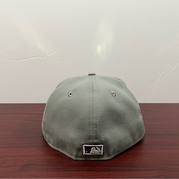 New Era, 59Fifty Fitted Hat, New York Yankees, Grey & Burgundy - Picture 4 of 10